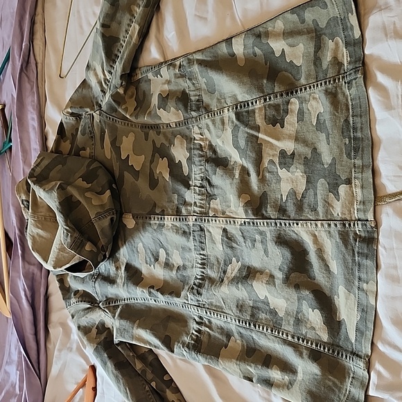 Women's size S Lucky Brand Camouflage Jacket W/Drawstring And Hood - Picture 9 of 10